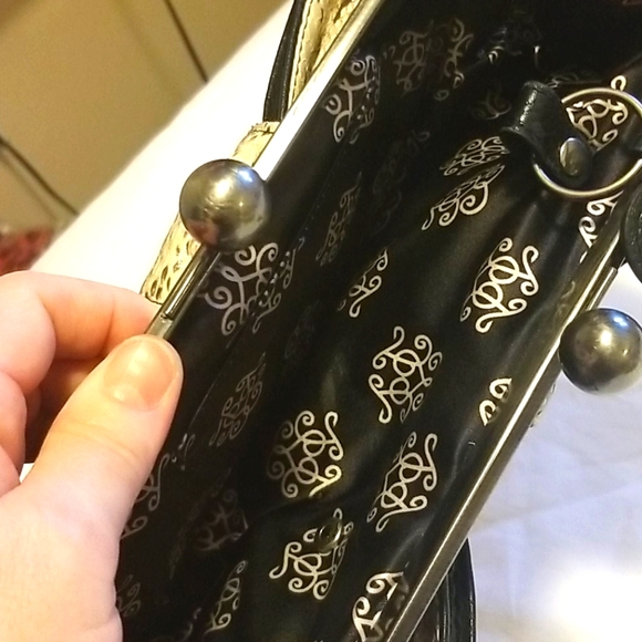 Jessica Simpson Lizard Print Bow Wristlet - Picture 4 of 6